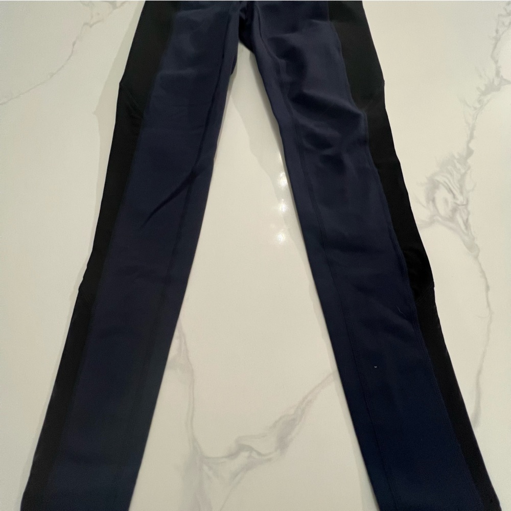 Nwot Athleta Dark Blue With Black Shear On The Sides Leggings Size Xxs View 4